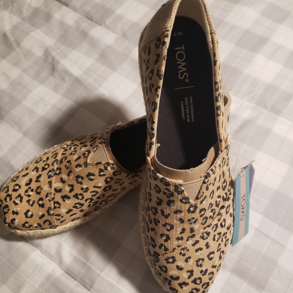 Cute brand new cheetah printToms ortholite platforms
